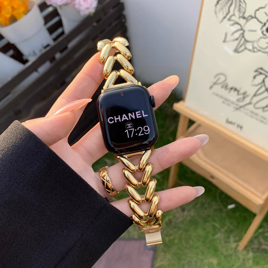 Woman's Luxury Heart Bracelet - Gold Apple WatchBands